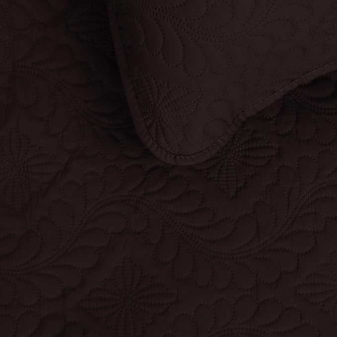 Easy-Going Full/Queen Size Reversible Quilt Set with 1 Quilt and 2 Pillow Shams, Soft Bed Quilt Cover, Water Resistant Lightweight Bedspread, Stain Resistant, Olive Leaf-Chocolate/Beige