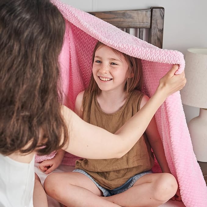 NEWCOSPLAY Super Soft King Blanket Pink Premium Silky Flannel Fleece Leaves Pattern Lightweight Bed Blanket All Season Use (Pink, King(90"x110"))