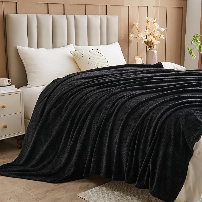 NEWCOSPLAY Super Soft Twin Blanket Black Premium Silky Flannel Fleece Leaves Pattern Lightweight Bed Blanket All Season Use (Black, Twin(60"x80"))