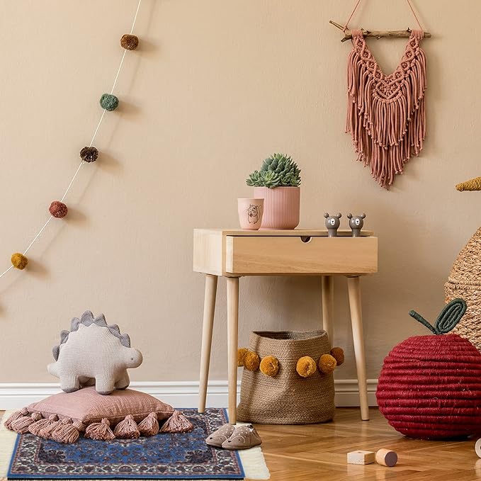 4 Pieces Rug Table Coasters Table Drink Holders Oriental Design Fabric Carpet Drink Mats Oriental Design Fabric Elegant Carpets Kitchen and Bar Mats for Home Office(Square,Retro Pattern)