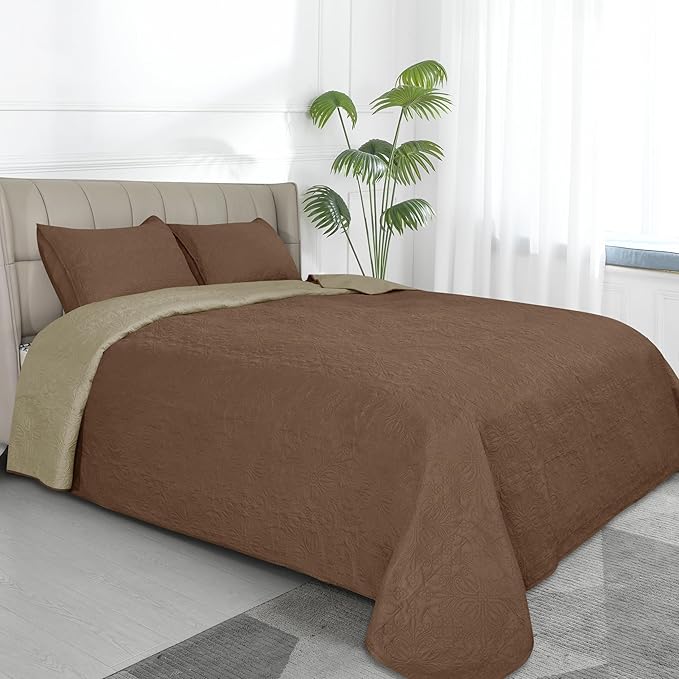 Easy-Going King Size Reversible Quilt Set with 1 Quilt and 2 Pillow Shams, Soft Bed Quilt Cover, Water Resistant Lightweight Microfiber Bedspread, Stain Resistant, Damask-Brown/Beige