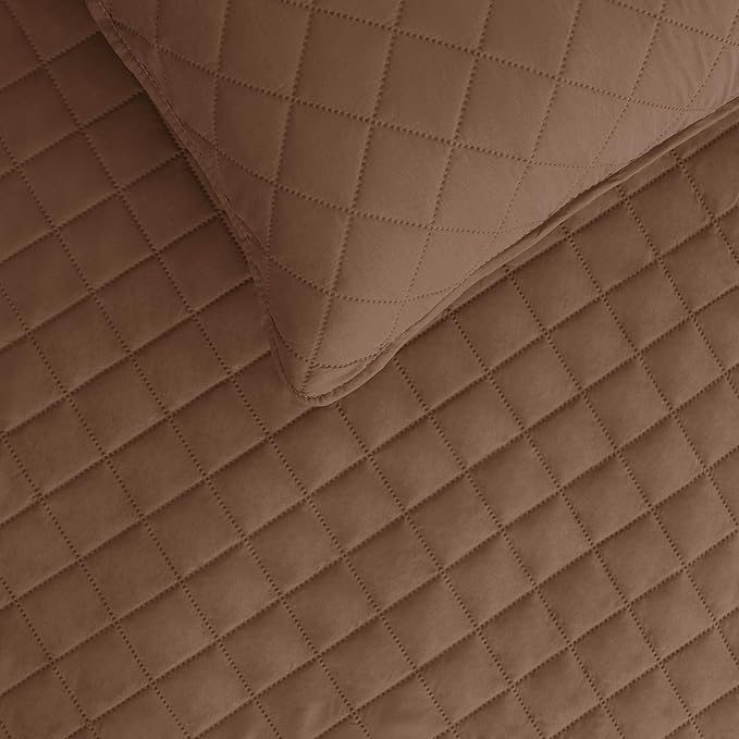 Easy-Going Twin Size Reversible Quilt Set with 1 Quilt and 1 Pillow Sham, Soft Bed Quilt Cover, Water Resistant Lightweight Microfiber Bedspread, Stain Resistant, Brown/Beige