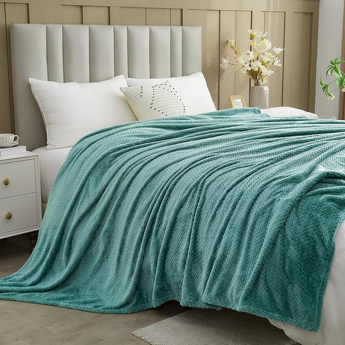 NEWCOSPLAY Super Soft King Blanket Light Teal Premium Silky Flannel Fleece Leaves Pattern Lightweight Bed Blanket All Season Use (Light Teal, King(90"x110"))