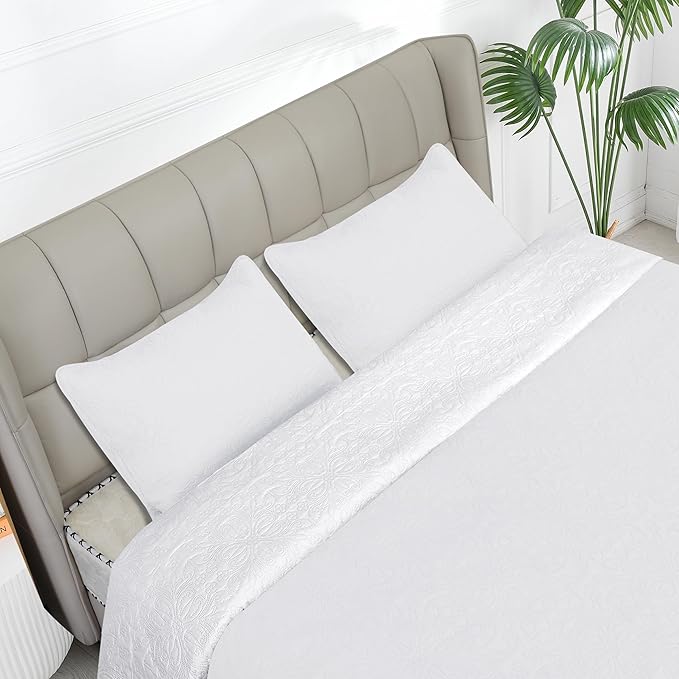 Easy-Going Full/Queen Size Reversible Quilt Set with 1 Quilt and 2 Pillow Shams, Soft Bed Quilt Cover, Water Resistant Lightweight Microfiber Bedspread, Stain Resistant, Damask-White/White