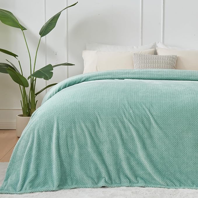 NEWCOSPLAY Super Soft Throw Blanket New Sage Green Premium Silky Flannel Fleece Leaves Pattern Lightweight Bed Blanket All Season Use (New Sage Green, Throw(50"x60"))
