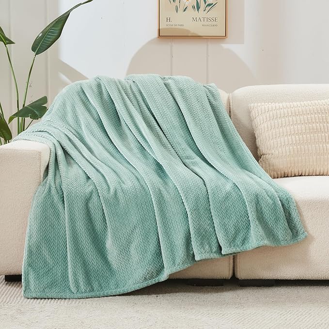 NEWCOSPLAY Super Soft King Blanket New Sage Green Premium Silky Flannel Fleece Leaves Pattern Lightweight Bed Blanket All Season Use (New Sage Green, King(90"x110"))