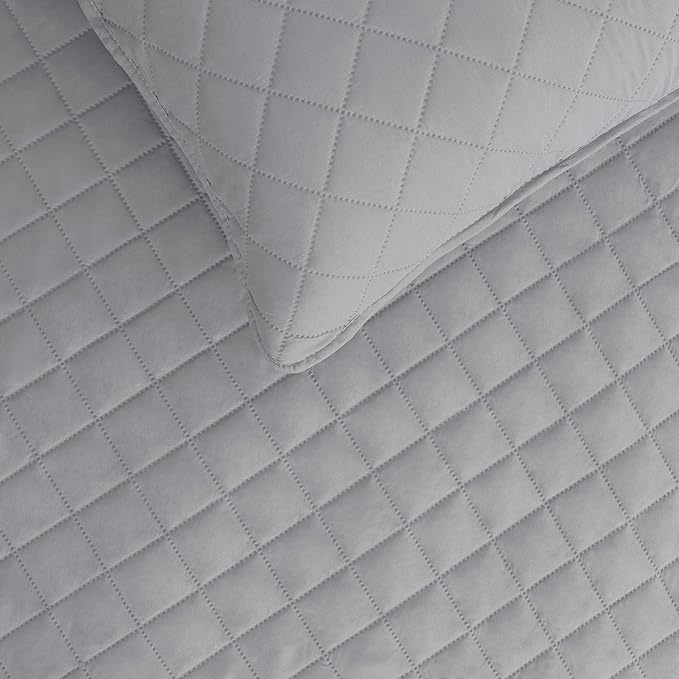 Easy-Going Full/Queen Size Reversible Quilt Set with 1 Quilt and 2 Pillow Shams, Soft Bed Quilt Cover, Water Resistant Lightweight Microfiber Bedspread, Stain Resistant, Light Gray/Ivory