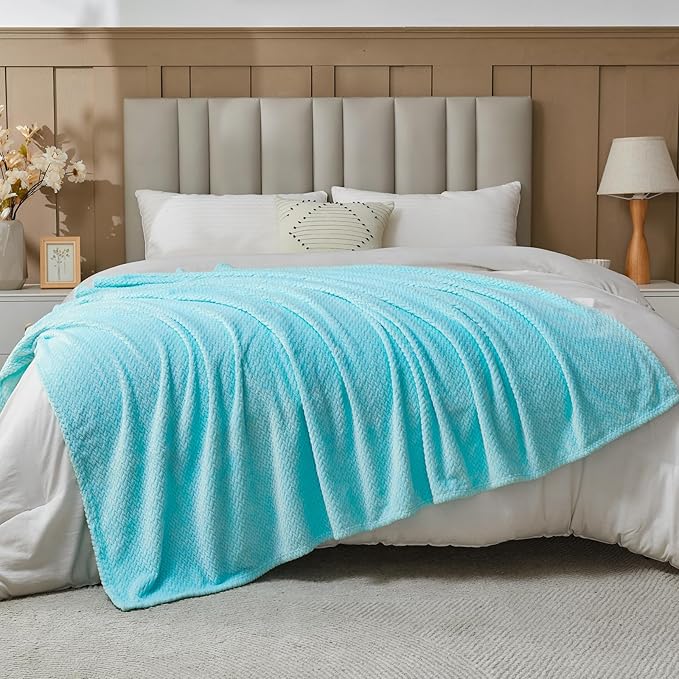 NEWCOSPLAY Super Soft King Blanket Turquoise Premium Silky Flannel Fleece Leaves Pattern Lightweight Bed Blanket All Season Use (Turquoise, King(90"x110"))