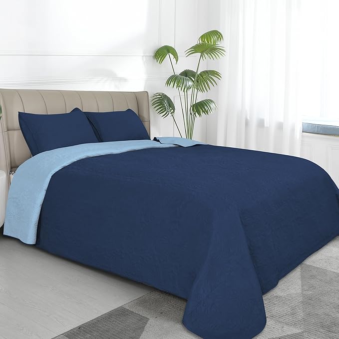 Easy-Going Twin Size Reversible Quilt Set with 1 Quilt and 1 Pillow Sham, Soft Bed Quilt Cover, Water Resistant Lightweight Microfiber Bedspread, Stain Resistant, Damask-Dark Blue/Light Blue