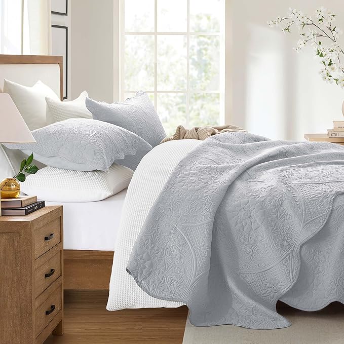 IR Imperial Rooms Twin Quilt Bedding Set Size (68” x 86”) + 1 Pillow Shams (20” x 26” + 2”) - 2 Pcs All Season Lightweight Reversible Microfiber Coverlet Floral Embossed Quilt Bedspread (Silver)