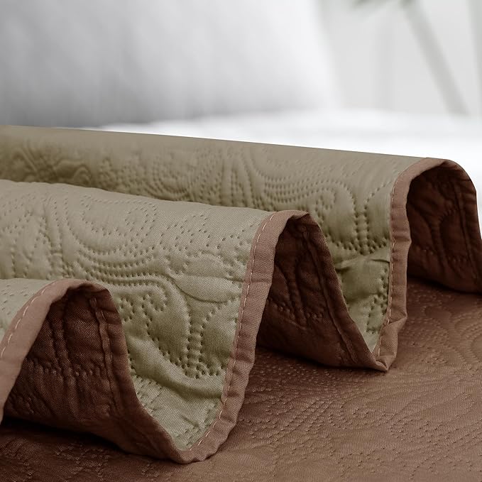 Easy-Going King Size Reversible Quilt Set with 1 Quilt and 2 Pillow Shams, Soft Bed Quilt Cover, Water Resistant Lightweight Microfiber Bedspread, Stain Resistant, Damask-Brown/Beige