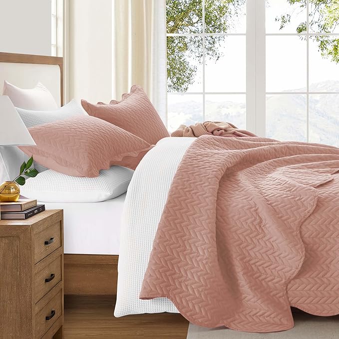 IR Imperial Rooms Twin Quilt Bedding Set (68” x 86”) - Bulk Pack of 10 Wholesale for Hotels, Guest Bedroom & Airbnbs - Lightweight Microfiber Reversible Embossed Quilts Bedspreads (Peach)