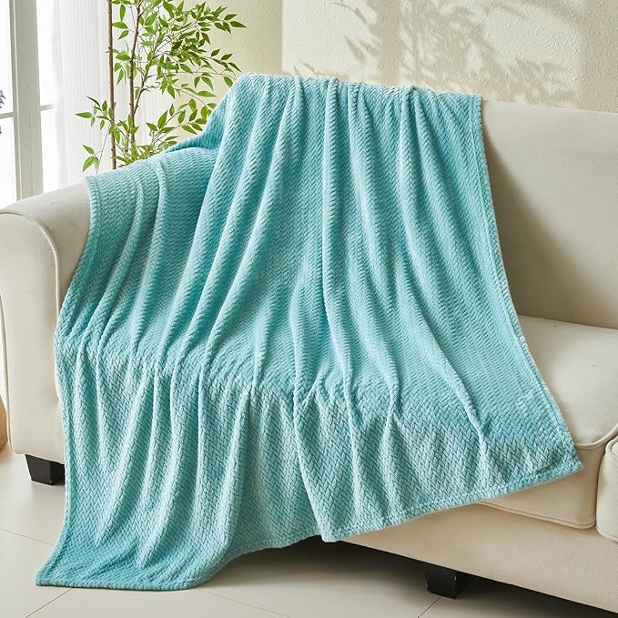 NEWCOSPLAY Super Soft Throw Blanket Mint Green Premium Silky Flannel Fleece Leaves Pattern Lightweight Bed Blanket All Season Use (Mint Green, Throw(50"x60"))