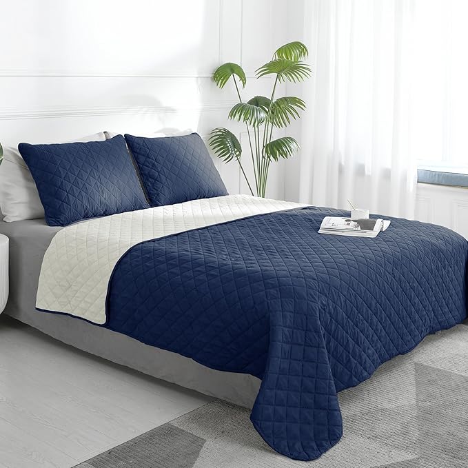 Easy-Going Twin Size Reversible Quilt Set with 1 Quilt and 1 Pillow Sham, Soft Bed Quilt Cover, Water Resistant Lightweight Microfiber Bedspread, Stain Resistant, Navy/Ivory