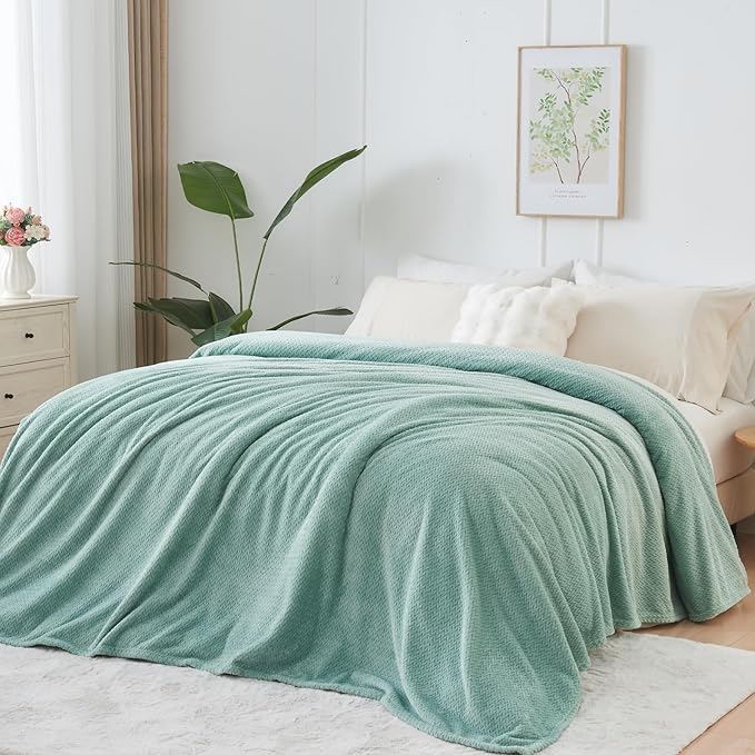 NEWCOSPLAY Super Soft Throw Blanket New Sage Green Premium Silky Flannel Fleece Leaves Pattern Lightweight Bed Blanket All Season Use (New Sage Green, Throw(50"x60"))