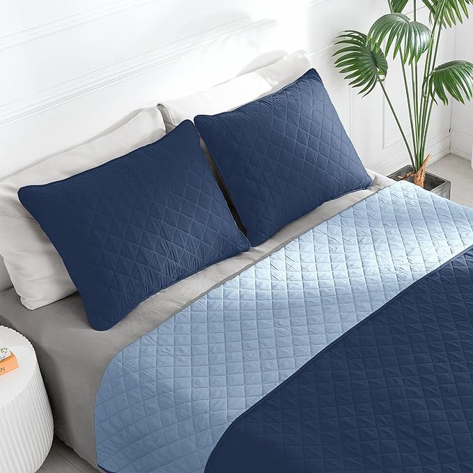 Easy-Going Twin Size Reversible Quilt Set with 1 Quilt and 1 Pillow Sham, Soft Bed Quilt Cover, Water Resistant Lightweight Microfiber Bedspread, Stain Resistant, Dark Blue/Light Blue