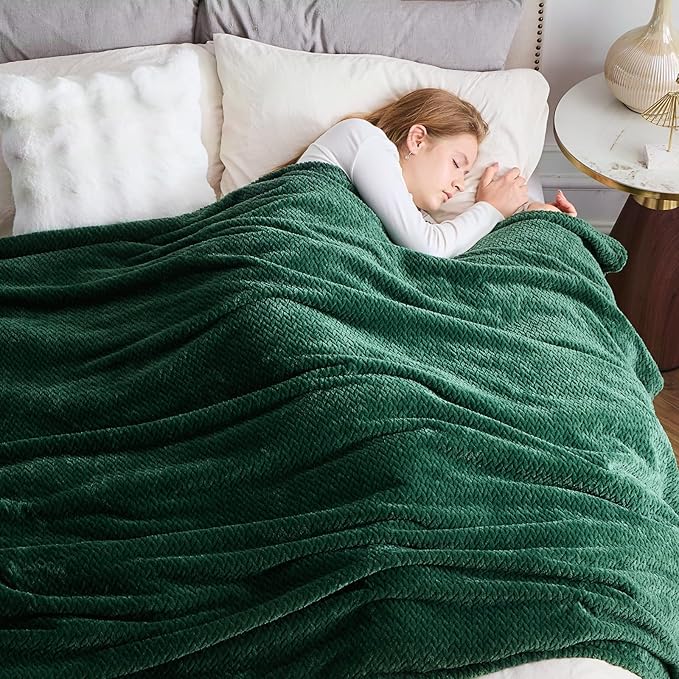 NEWCOSPLAY Super Soft Queen Blanket Dark Green Premium Silky Flannel Fleece Leaves Pattern Lightweight Bed Blanket All Season Use (Dark Green, Queen(90"x90"))