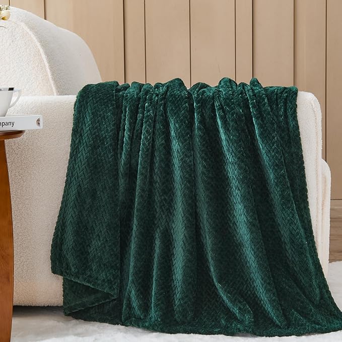 NEWCOSPLAY Super Soft Queen Blanket Forest Green Premium Silky Flannel Fleece Leaves Pattern Lightweight Bed Blanket All Season Use (Forest Green, Queen(90"x90"))