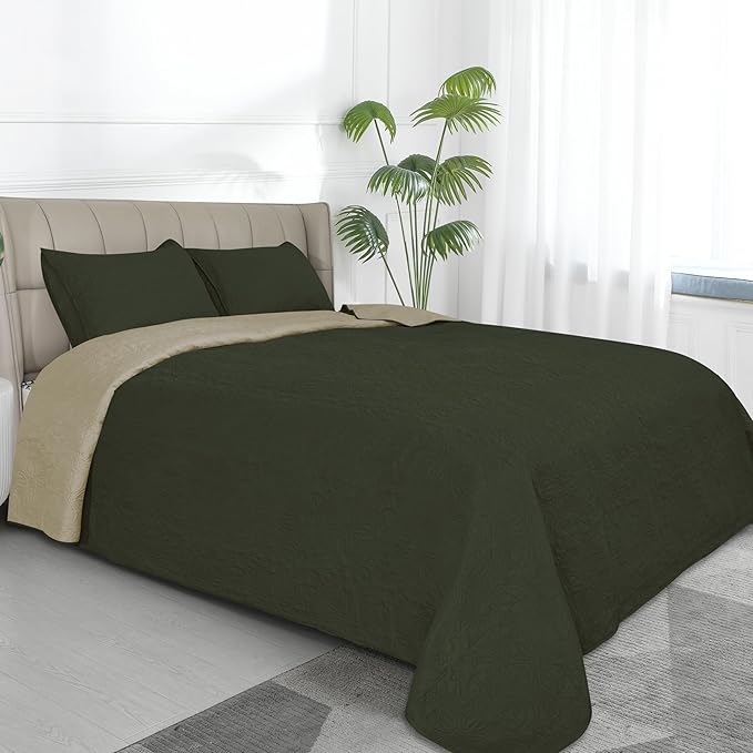 Easy-Going Full/Queen Size Reversible Quilt Set with 1 Quilt and 2 Pillow Shams, Soft Bed Quilt Cover, Water Resistant Lightweight Microfiber Bedspread, Stain Resistant, Damask-Army Green/Beige