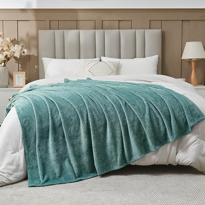 NEWCOSPLAY Super Soft King Blanket Light Teal Premium Silky Flannel Fleece Leaves Pattern Lightweight Bed Blanket All Season Use (Light Teal, King(90"x110"))