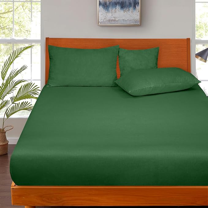 ROYALE LINENS 300 Thread Count 100% Long Staple Combed Cotton Fitted Sheet Queen - Super Soft Deep Pocket Bottom Sheet - Fitted Sheets Only - Elastic Sheets (Queen, Hunter Green)