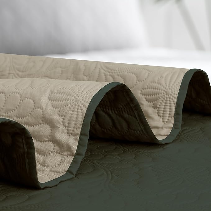 Easy-Going Twin Size Reversible Quilt Set with 1 Quilt and 1 Pillow Sham, Soft Bed Quilt Cover, Water Resistant Lightweight Microfiber Bedspread, Stain Resistant, Olive Leaf-Army Green/Beige